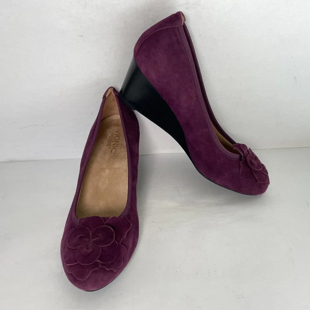 Vionic hayes pumps